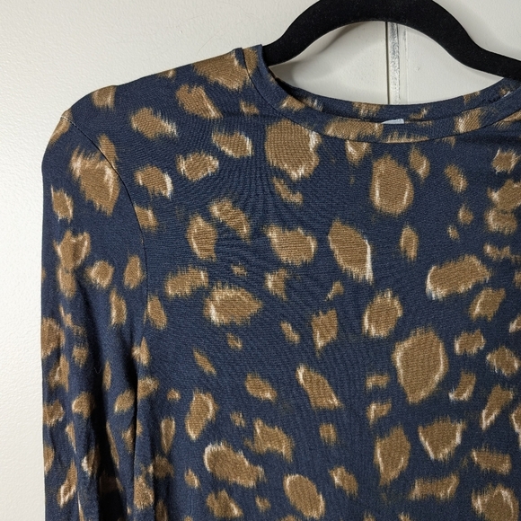 COS gathered shoulder long Sleeve top sz L - Picture 5 of 11